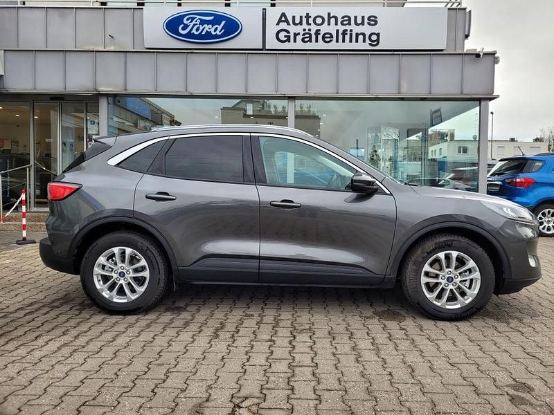 Gebraucht Ford Kuga Titanium 120 PS (88 kW) 2024 Grau SUV