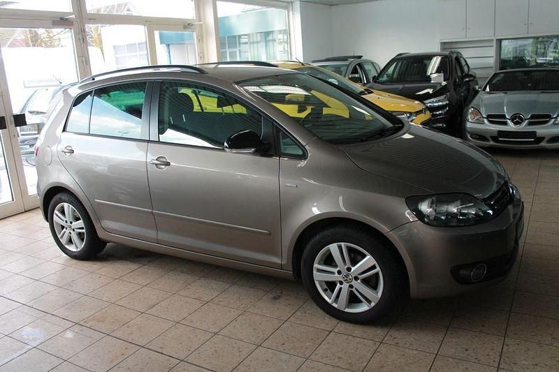 Gebraucht VW Golf Plus Cross 105 PS (77 kW) 2013 Braun Van / Kleinbus