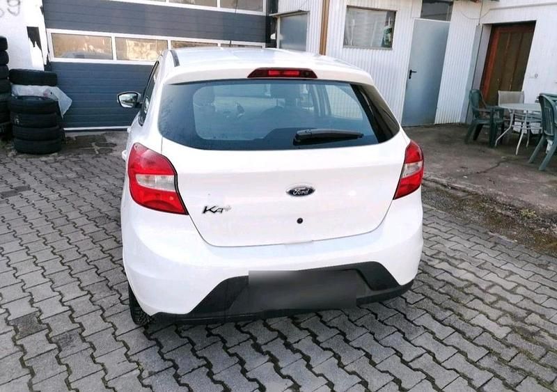 Gebraucht Ford Ka Plus 70 PS (51 kW) 2018 Weiß Kleinwagen