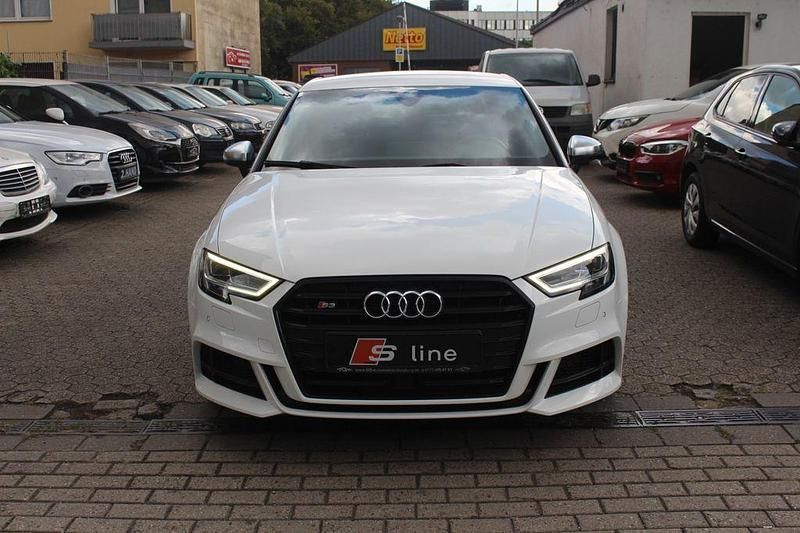 Ibisweiss Gebraucht 2019 Audi S3 Ambiente Limousine | 25.850 € (Guter Preis) - Bild 1/4