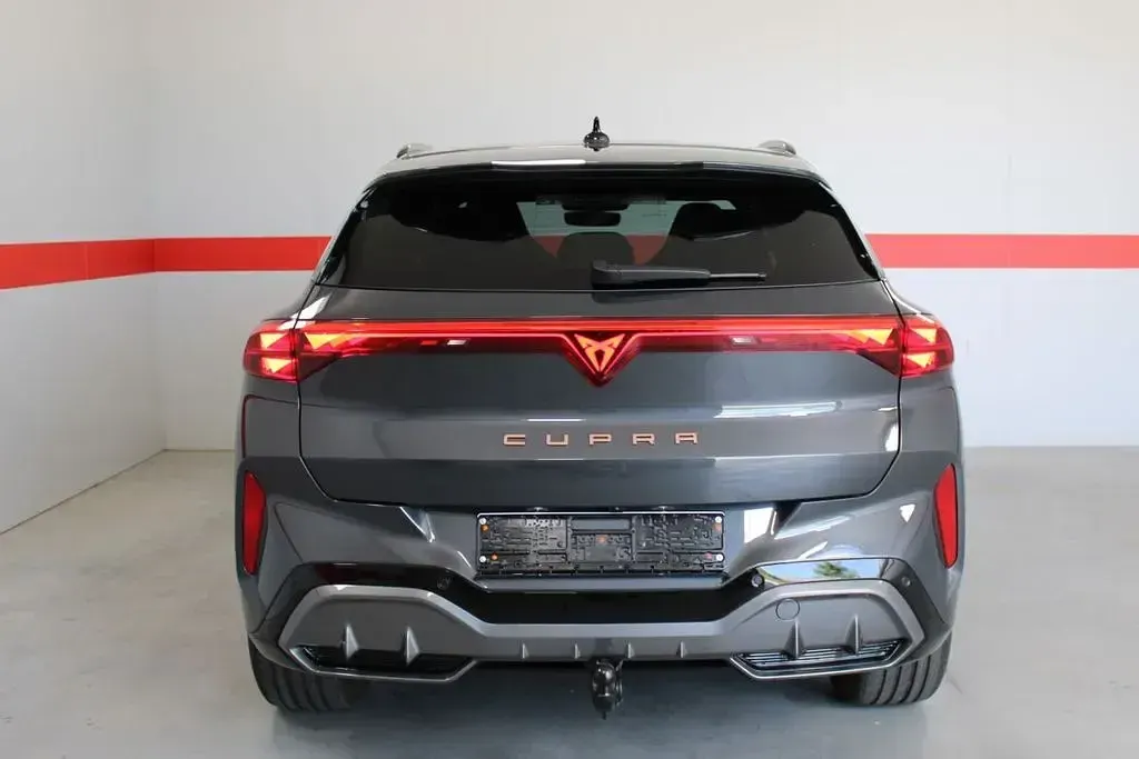 Neu Cupra Terramar 204 PS (150 kW) 2026 Grau SUV