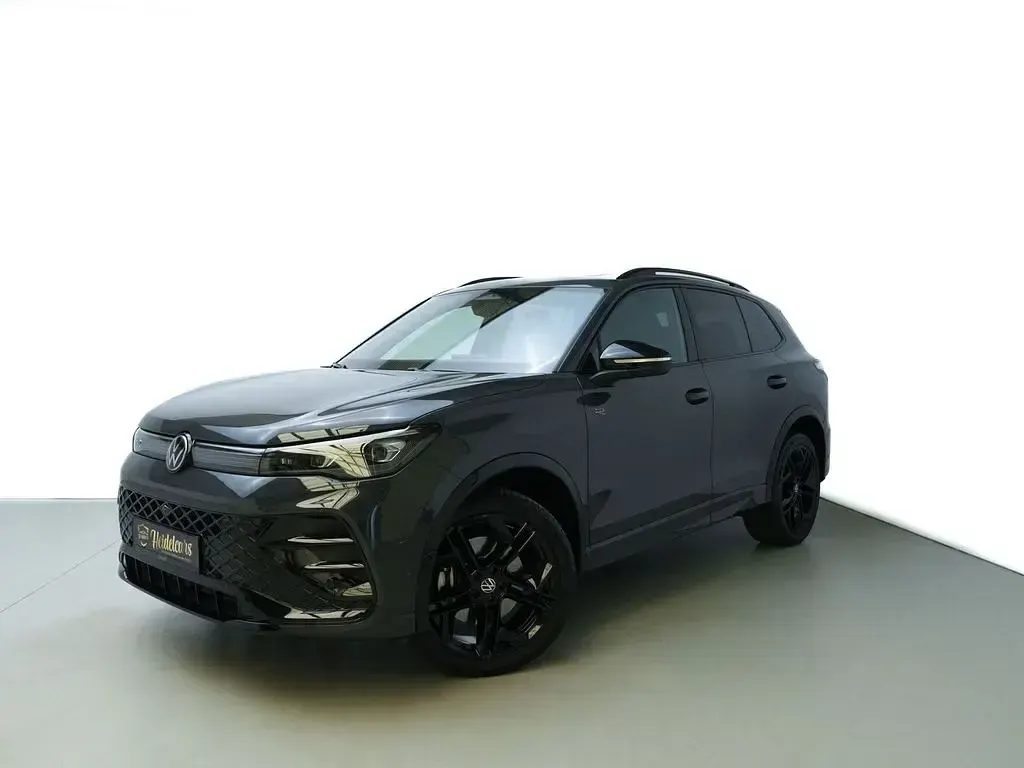 Gebraucht VW Tiguan R-line 193 PS (141 kW) 2024 Grau SUV