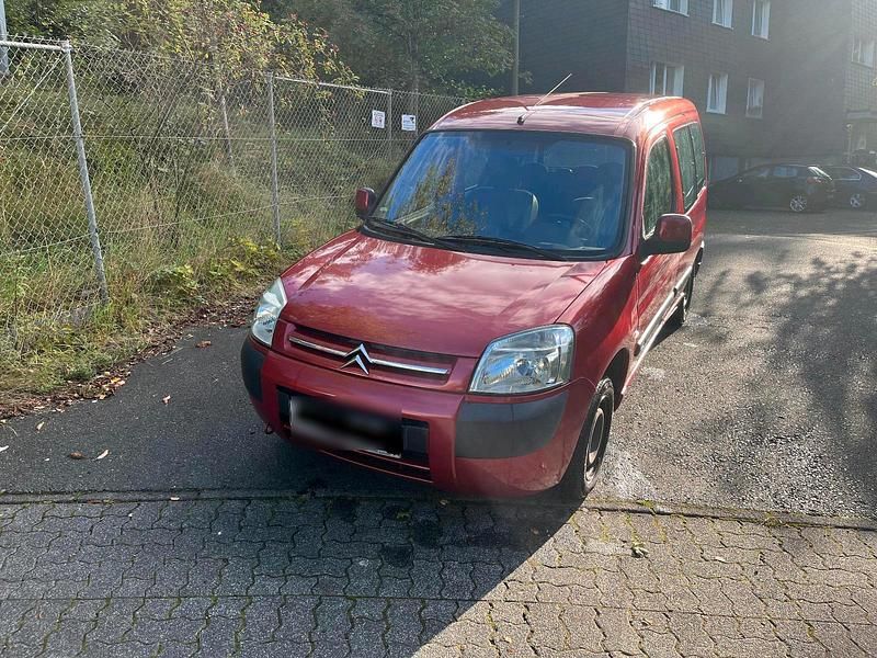 Rot Gebraucht 2004 Citroën Berlingo Van / Kleinbus | 850 € (Superpreis) - Bild 1/4