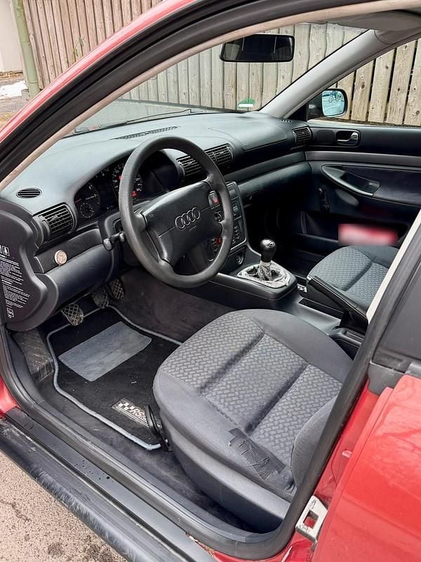 Gebraucht Audi A4 101 PS (74 kW) 1994 Rot Limousine