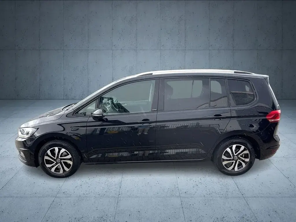 Gebraucht VW Touran Active 150 PS (110 kW) 2023 Schwarz Van / Kleinbus