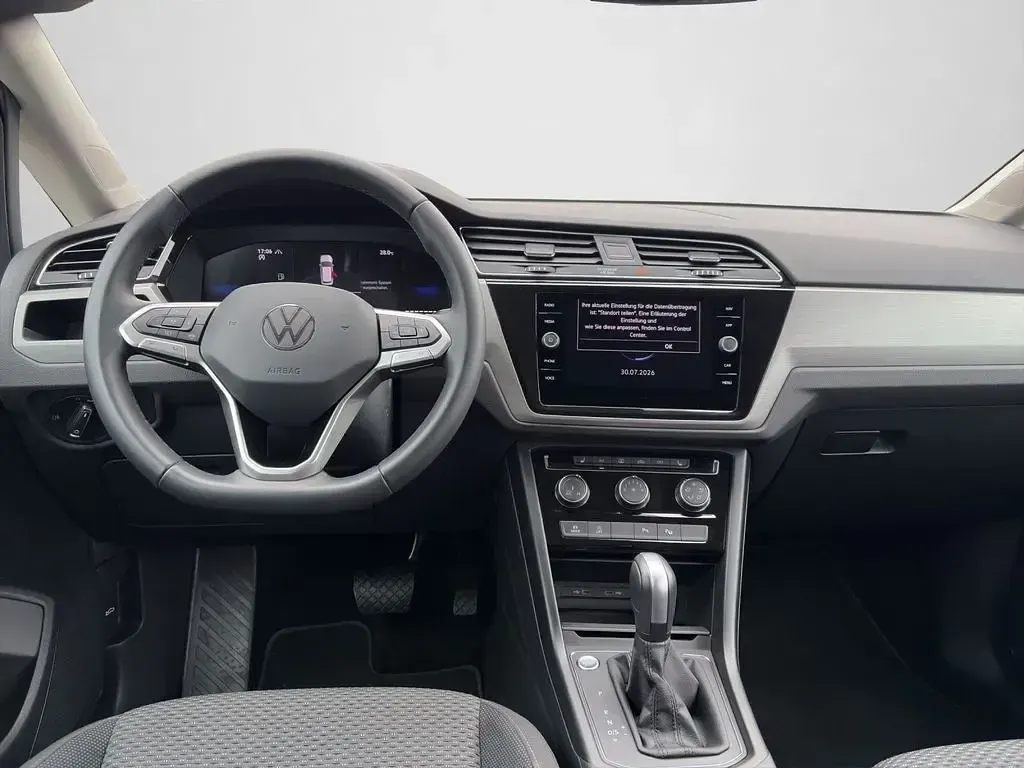 Gebraucht VW Touran Comfortline 150 PS (110 kW) 2025 Delfingrau metallic (metallic) Van / Kleinbus