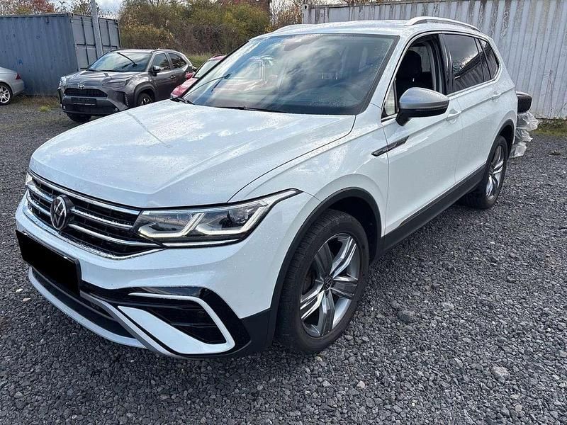 Pure white Gebraucht 2022 VW Tiguan Allspace SUV | 29.490 € (Superpreis) - Bild 1/4