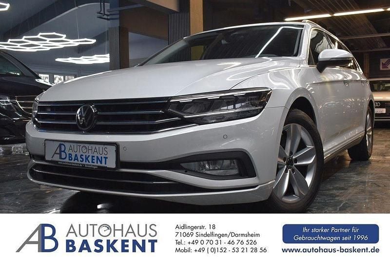 Gebraucht VW Passat Style 200 PS (147 kW) 2022 Weiß Kombi