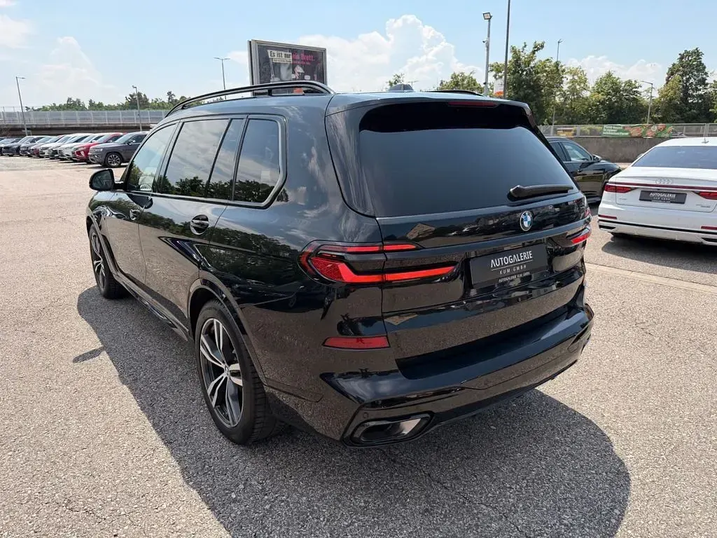 Gebraucht BMW X7 M Sport 352 PS (258 kW) 2022 Schwarz SUV