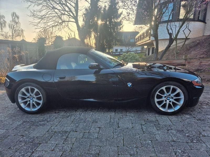 Gebraucht BMW Z4 Performance 231 PS (169 kW) 2003 Schwarz Cabrio