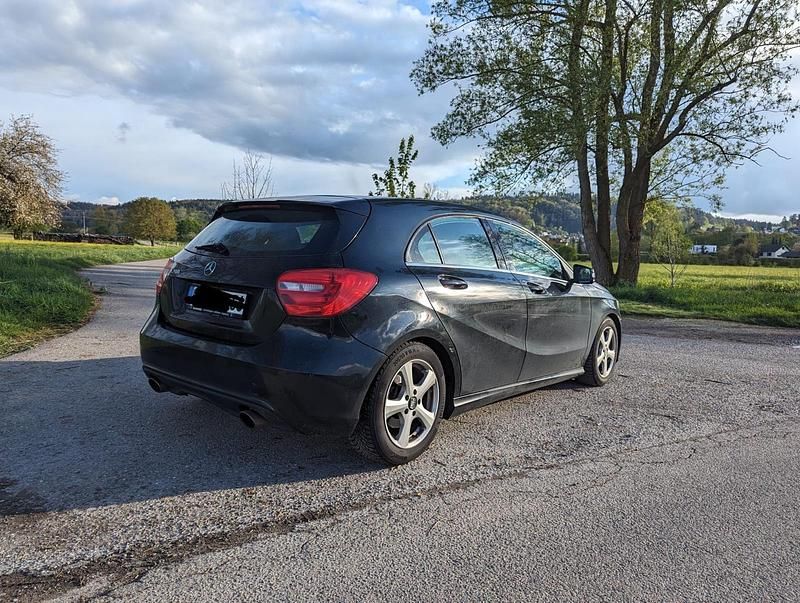 Gebraucht Mercedes A200 160 PS (117 kW) 2012 Schwarz Kleinwagen