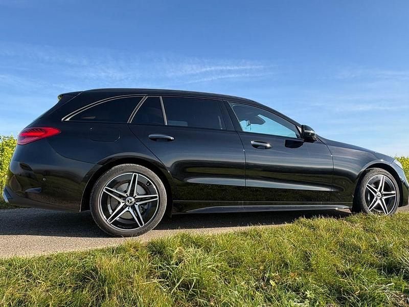 Gebraucht Mercedes C300e 313 PS (230 kW) 2023 Schwarz Kombi