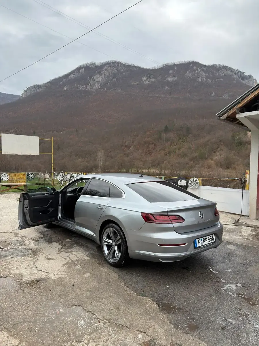 Gebraucht VW Arteon 150 PS (110 kW) 2017 Silber Kleinwagen