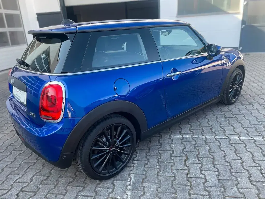 Gebraucht Mini ONE 102 PS (75 kW) 2021 Starlight blue metallic Kleinwagen