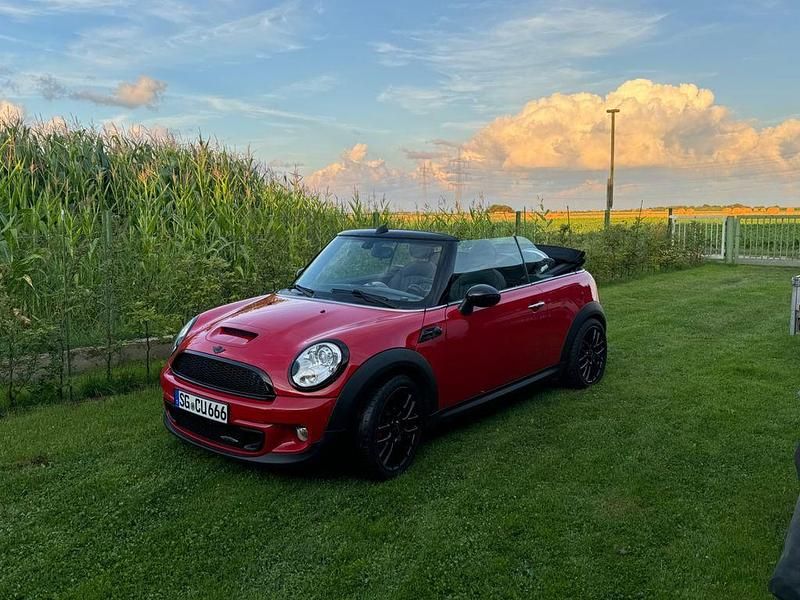 Rot Gebraucht 2010 Mini John Cooper Works Cabriolet Cabrio | 12.299 € (Fairer Preis) - Bild 1/4