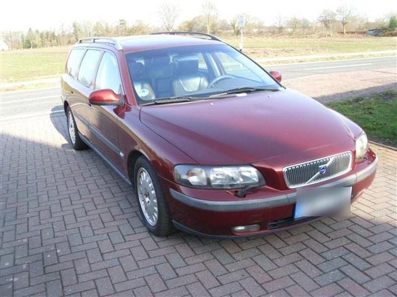 Gebraucht Volvo V70 200 PS (147 kW) 2001 Rot Kombi