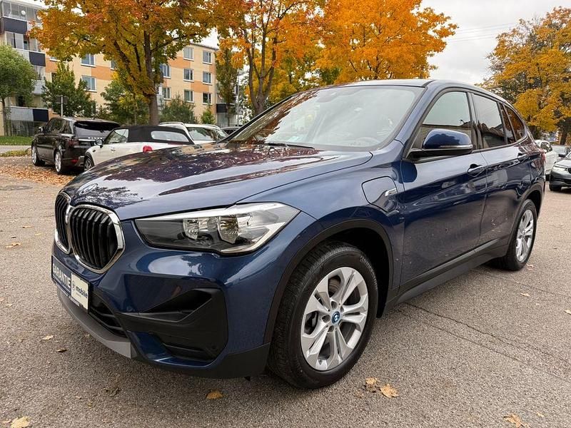 Blau Gebraucht 2022 BMW X1 Advantage SUV | 20.900 € (Superpreis) - Bild 1/4