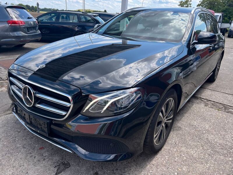 Schwarz Gebraucht 2019 Mercedes E200 Kombi | 26.900 € (Superpreis) - Bild 1/4