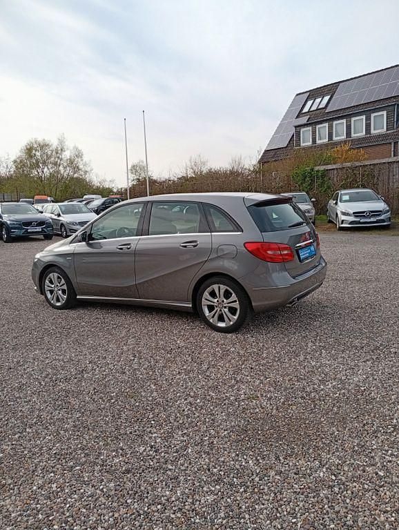 Second-hand Mercedes B180 122 CP (89 kW) 2012 Other Monovolum