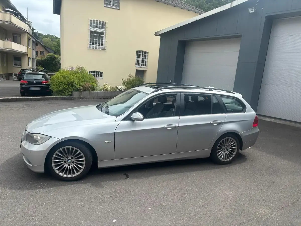 Używany BMW 320 177 KM (130 kW) 2008 Szary Kombi