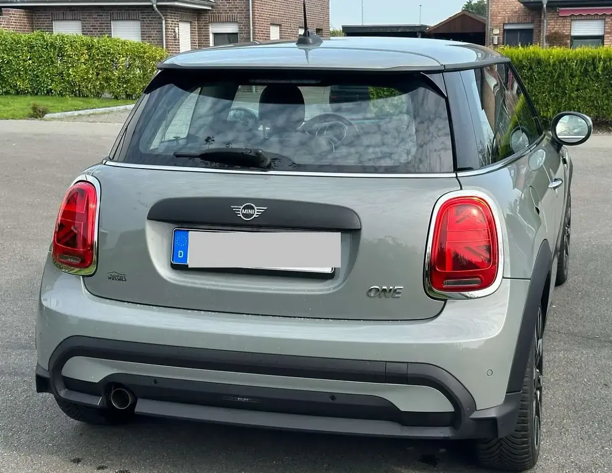 Gebraucht Mini ONE Classic 102 PS (75 kW) 2022 Grau Kleinwagen