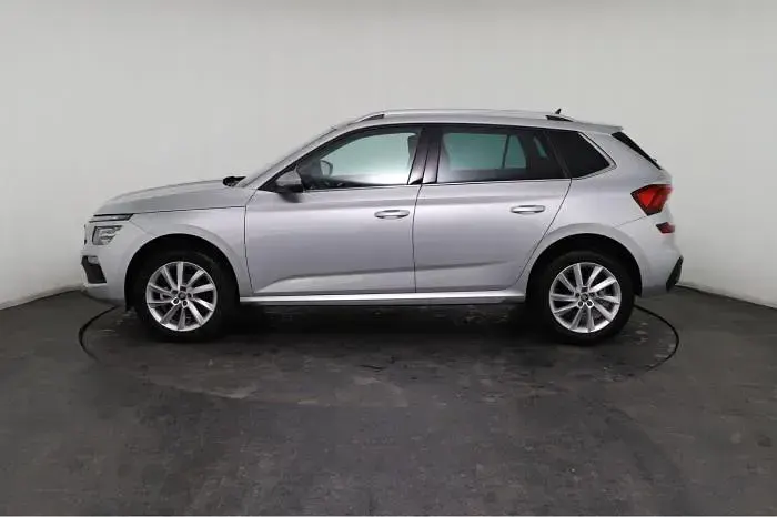 Neu Skoda Kamiq Selection 116 PS (85 kW) 2026 Silber, brilliantsilber metalli SUV