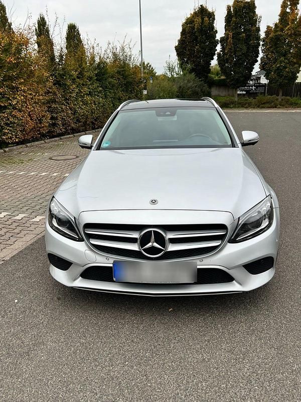 Silber Gebraucht 2019 Mercedes C220 Avantgarde Kombi | 24.999 € (Etwas zu teuer) - Bild 1/4