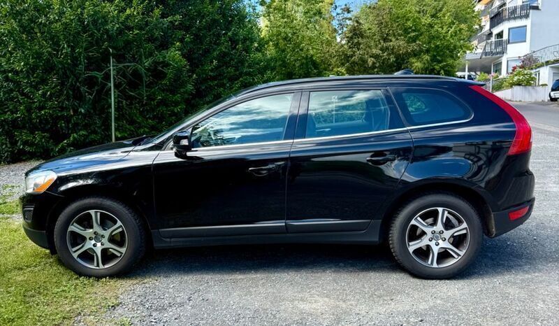 Schwarz Gebraucht 2010 Volvo XC60 Summum SUV | 10.250 € (Fairer Preis) - Bild 1/4