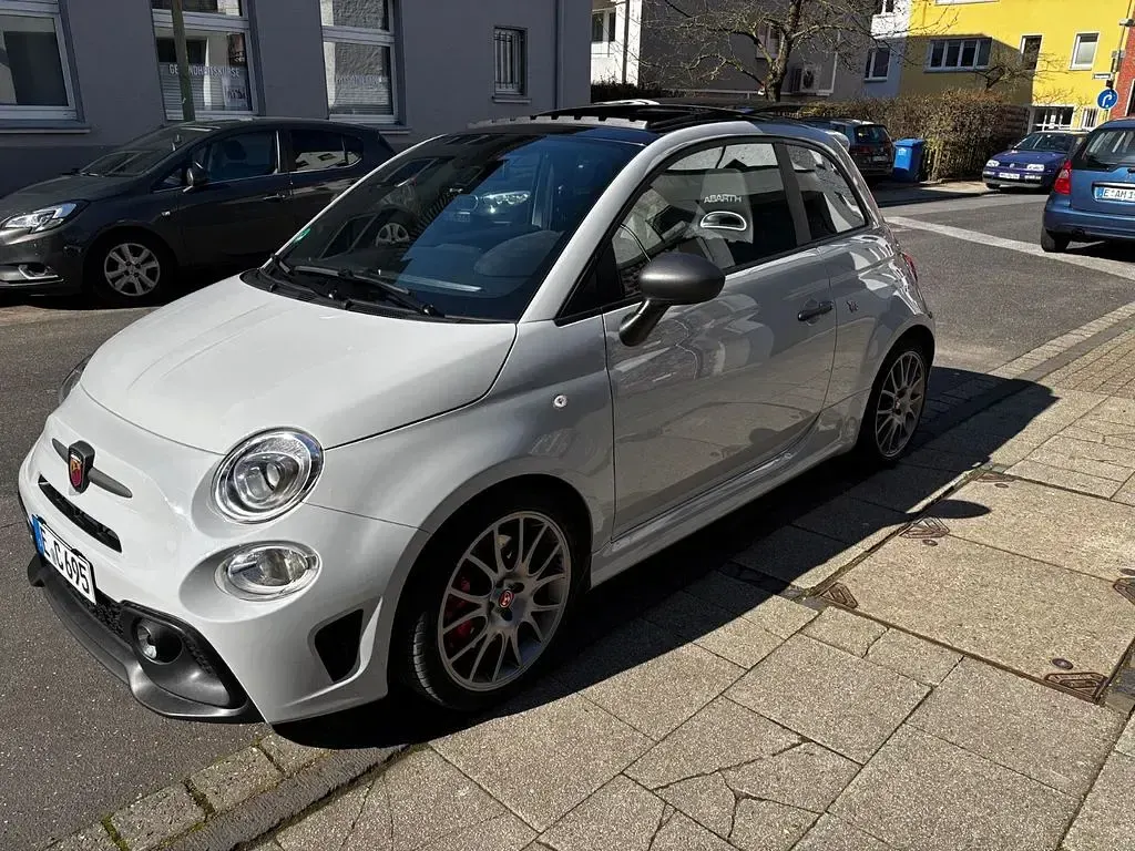 Second-hand Abarth 695 Esseesse 179 CP (131 kW) 2022 Gri Hatchback
