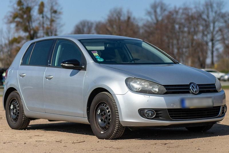 Gebraucht VW Golf VI Style 122 PS (89 kW) 2011 Silber Kleinwagen