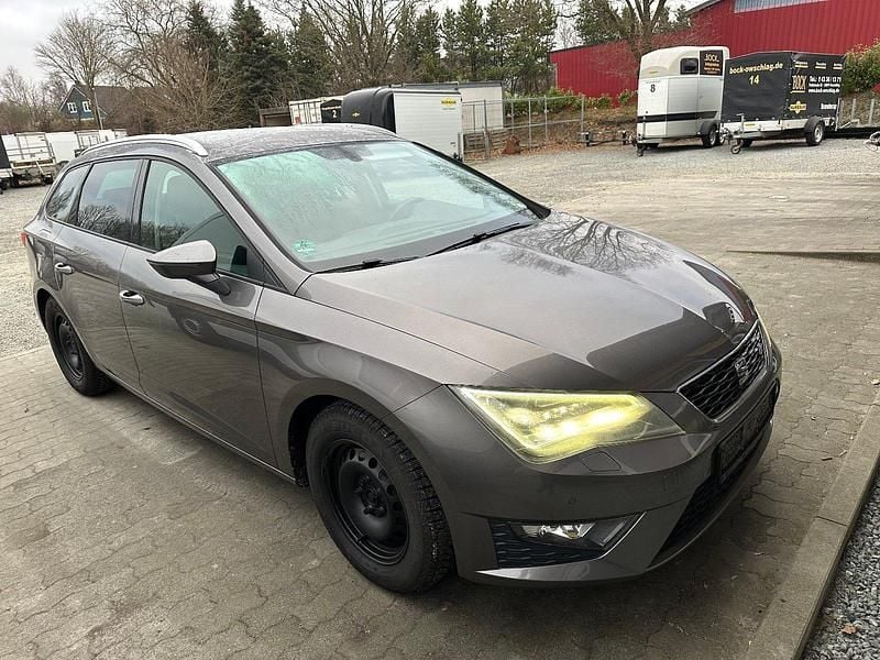 Grau Gebraucht 2017 Seat Leon ST Kombi | 8.900 € (Guter Preis) - Bild 1/4