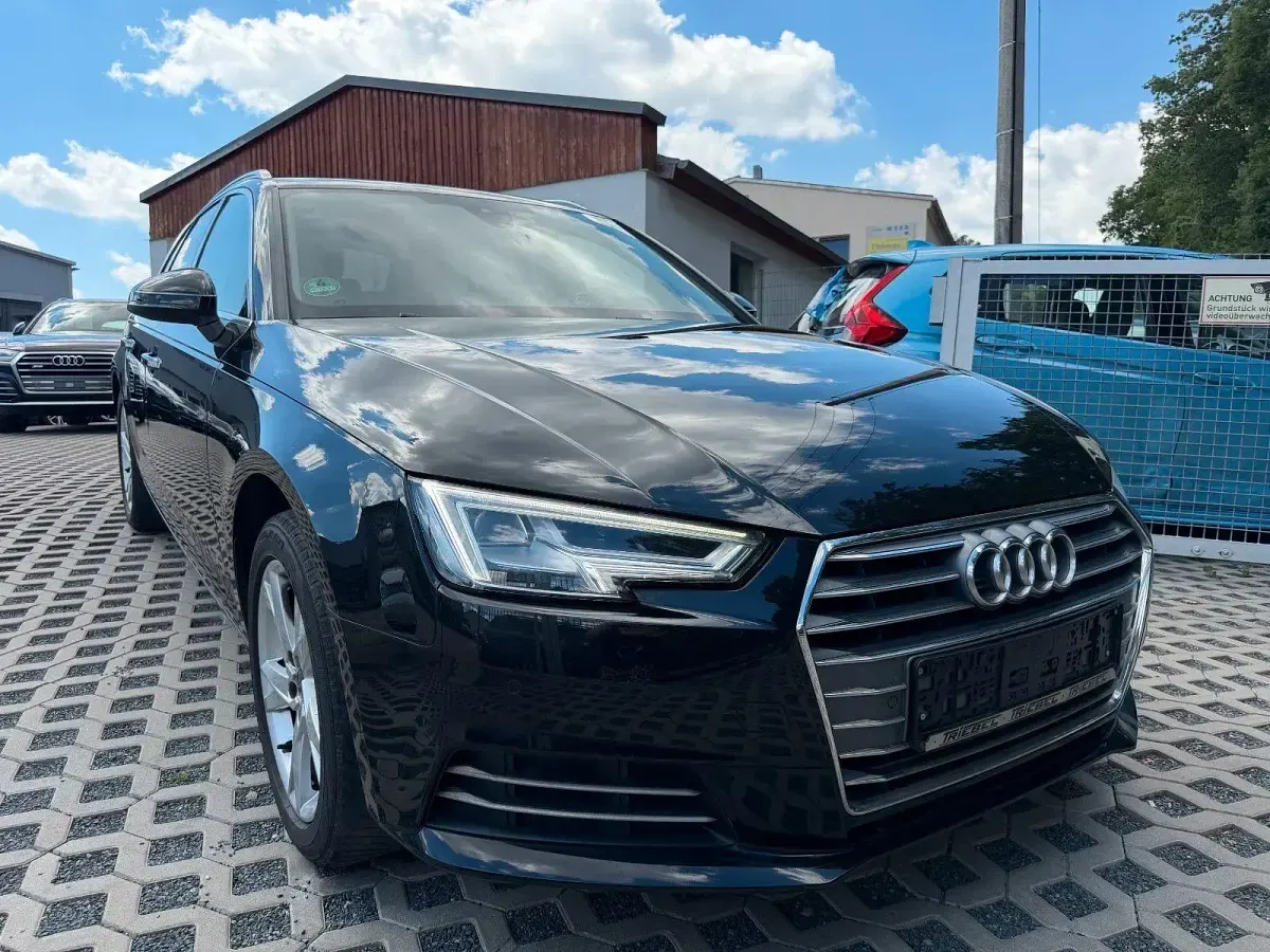 Gebraucht Audi A4 Sport 150 PS (110 kW) 2017 Schwarz Kombi