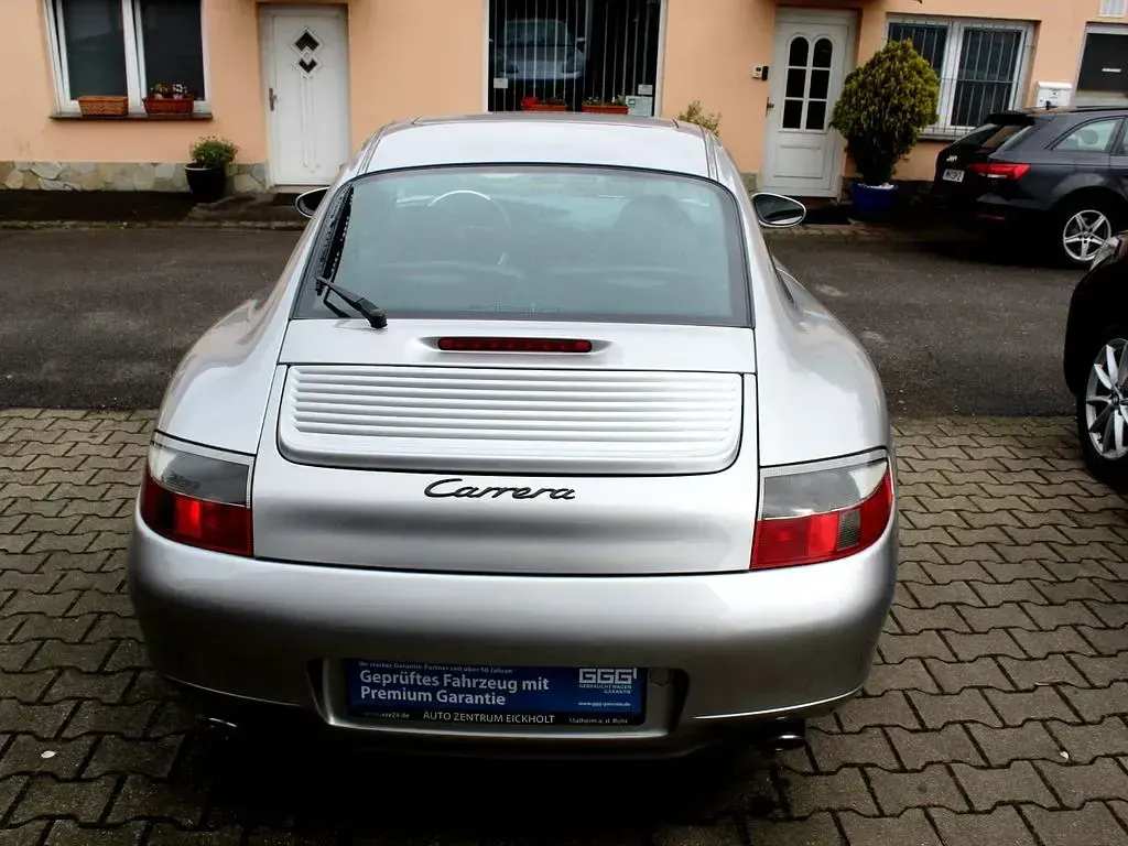 Usata Porsche 911 Carrera 300 CV (220 kW) 2001 Verde Coupé