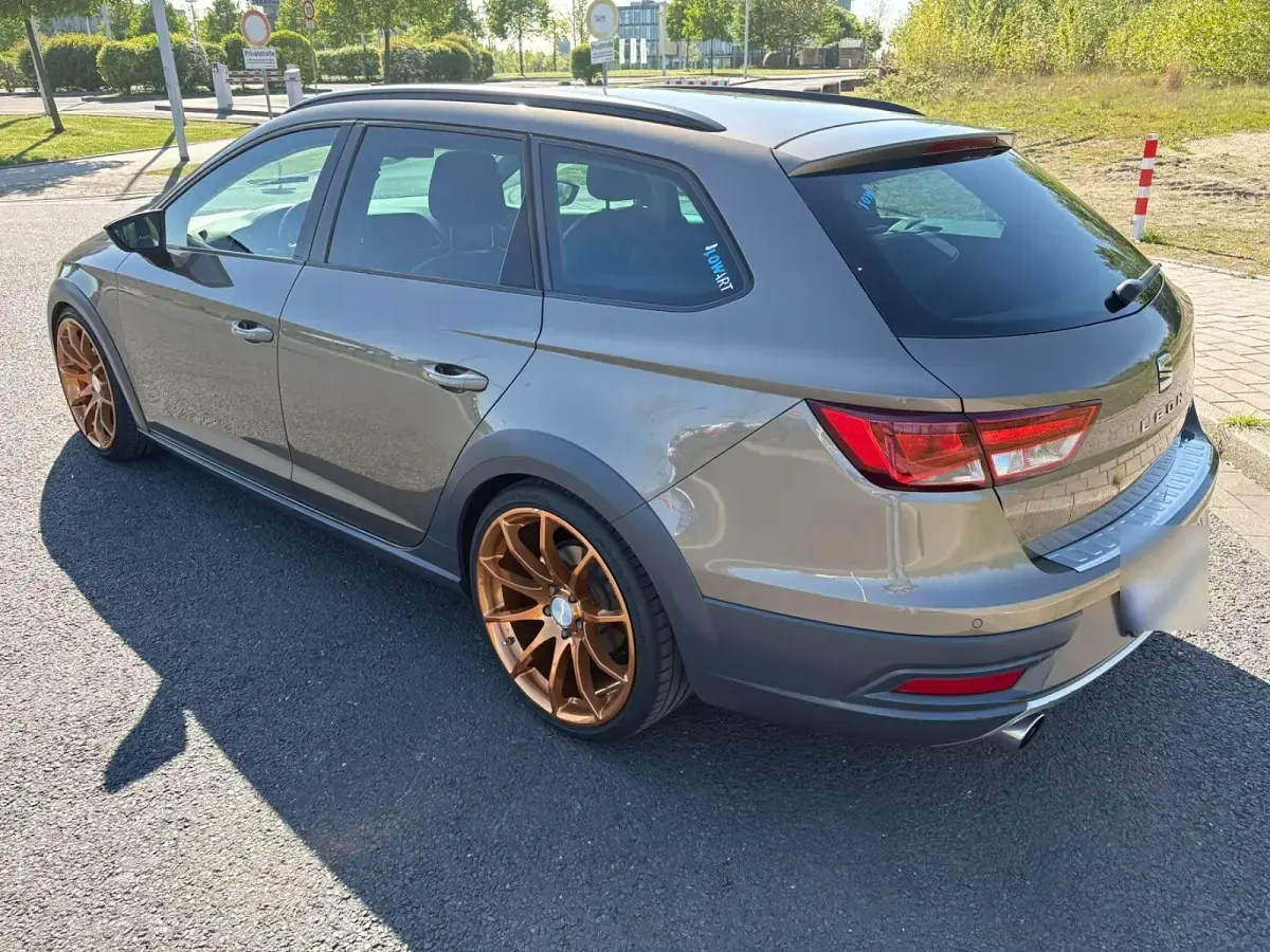Gebraucht Seat Leon X-Perience 4Drive 180 PS (132 kW) 2015 Braun Kombi
