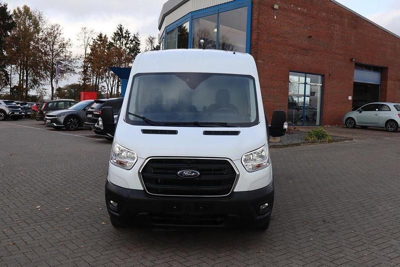 Gebraucht Ford Transit Trend 131 PS (96 kW) 2023 Weiß Limousine