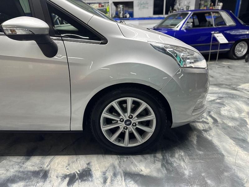 Gebraucht Ford B-MAX Titanium 105 PS (77 kW) 2015 Silber Van / Kleinbus