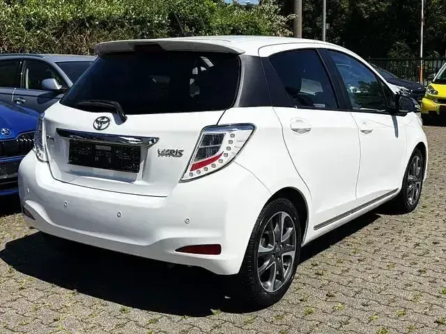 Gebraucht Toyota Yaris Sport 99 PS (72 kW) 2013 Schwarz Kleinwagen
