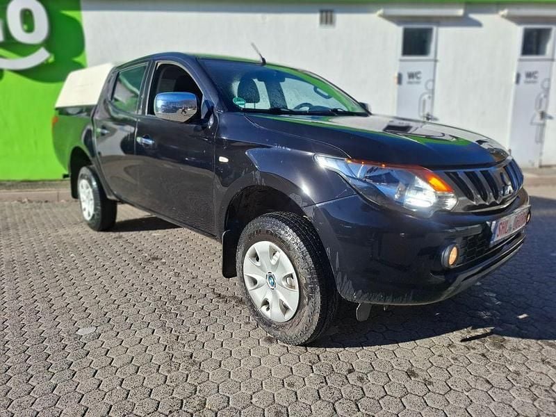 Gebraucht Mitsubishi L200 154 PS (113 kW) 2019 Schwarz Abholung