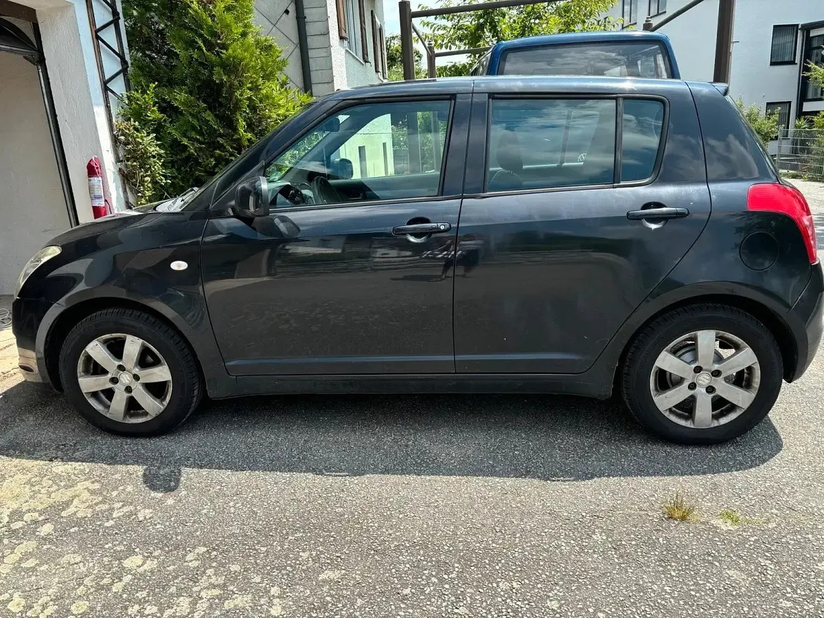 Gebraucht Suzuki Swift 95 PS (69 kW) 2009 Schwarz Kleinwagen