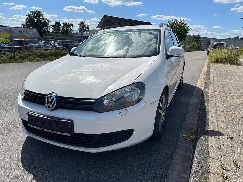 Weiß Gebraucht 2010 VW Golf VI Trendline Kleinwagen | 2.099 € (Superpreis) - Bild 1/4
