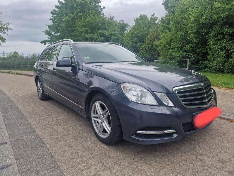 Grau Gebraucht 2012 Mercedes E220 Avantgarde Kombi | 6.800 € (Guter Preis) - Bild 1/4