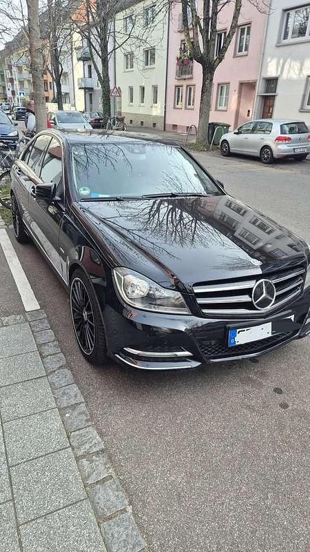 Gebraucht Mercedes C250 204 PS (150 kW) 2011 Schwarz Limousine