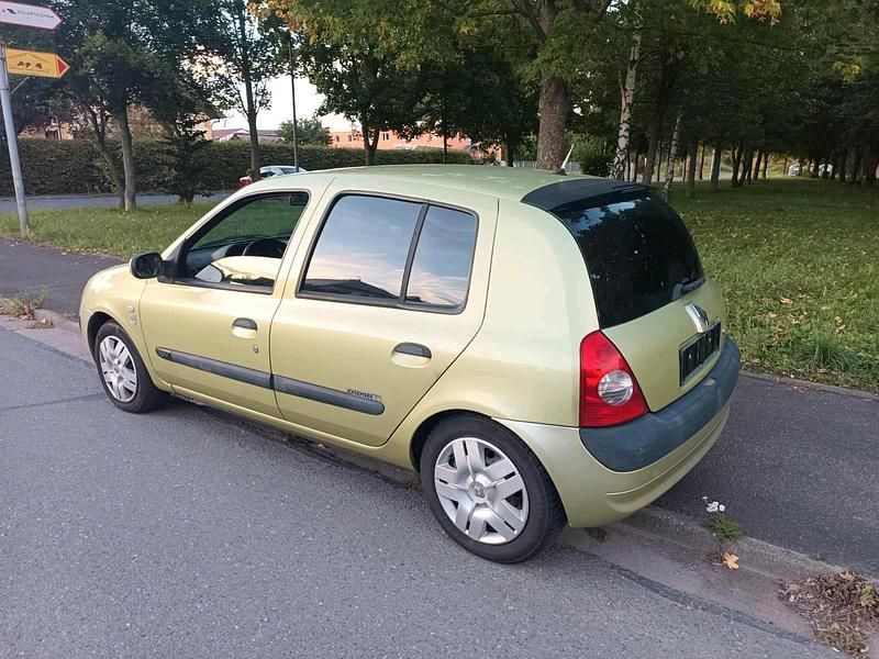 Gelb Gebraucht 2003 Renault Clio II Kleinwagen | 950 € - Bild 1/4