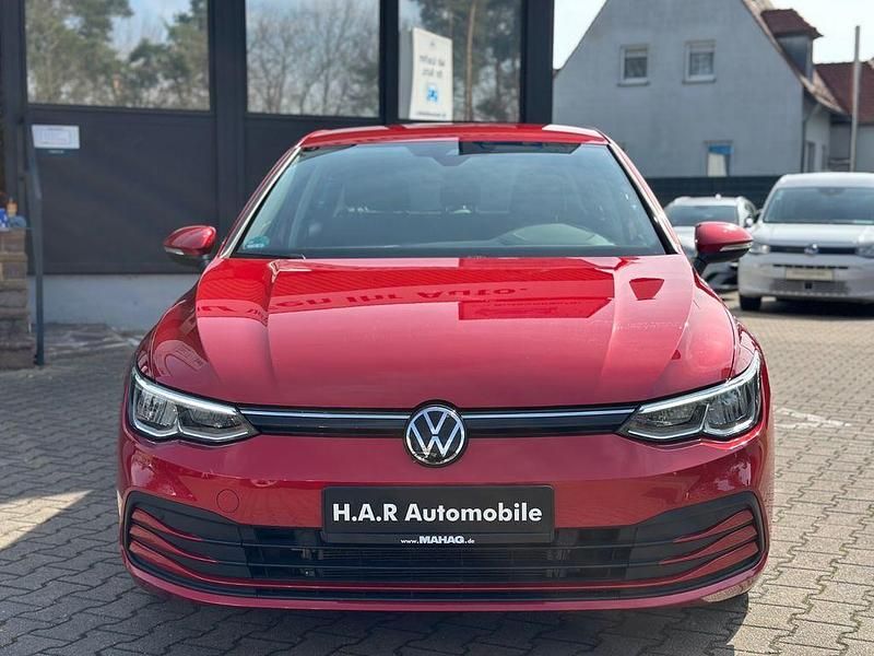 Używany VW Golf VIII 150 KM (110 kW) 2022 Czerwony Sedan/Limuzyna