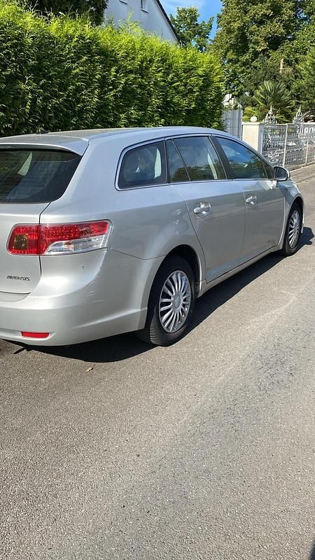 Silber Gebraucht 2009 Toyota Avensis T2 Kombi | 3.599 € (Guter Preis) - Bild 1/4