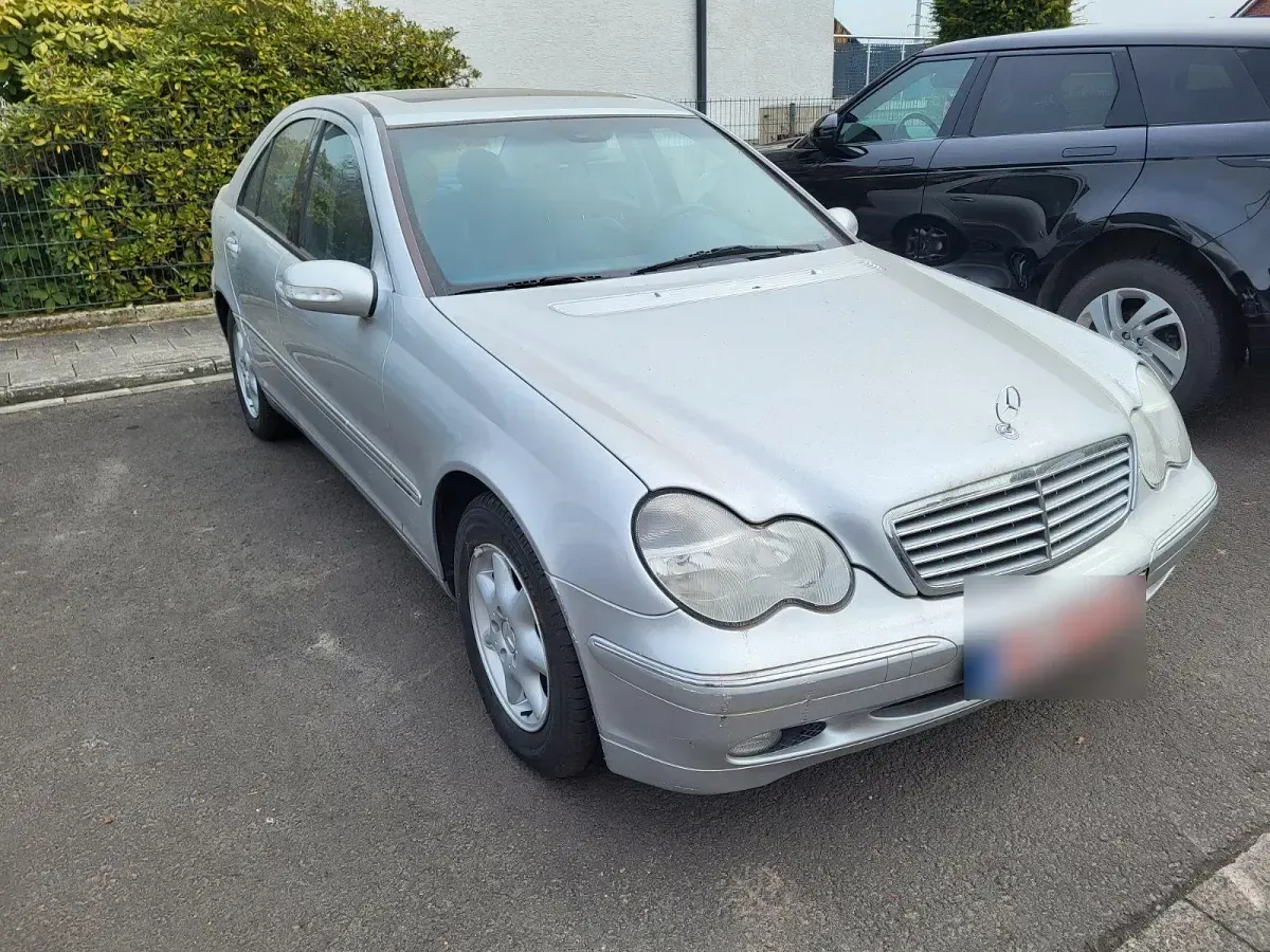 Gebraucht Mercedes 220 143 PS (105 kW) 2001 Silber Limousine