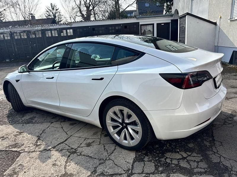 Gebraucht Tesla Model 3 Standard Range Plus 239 kW (325 PS) 2021 Weiß Limousine