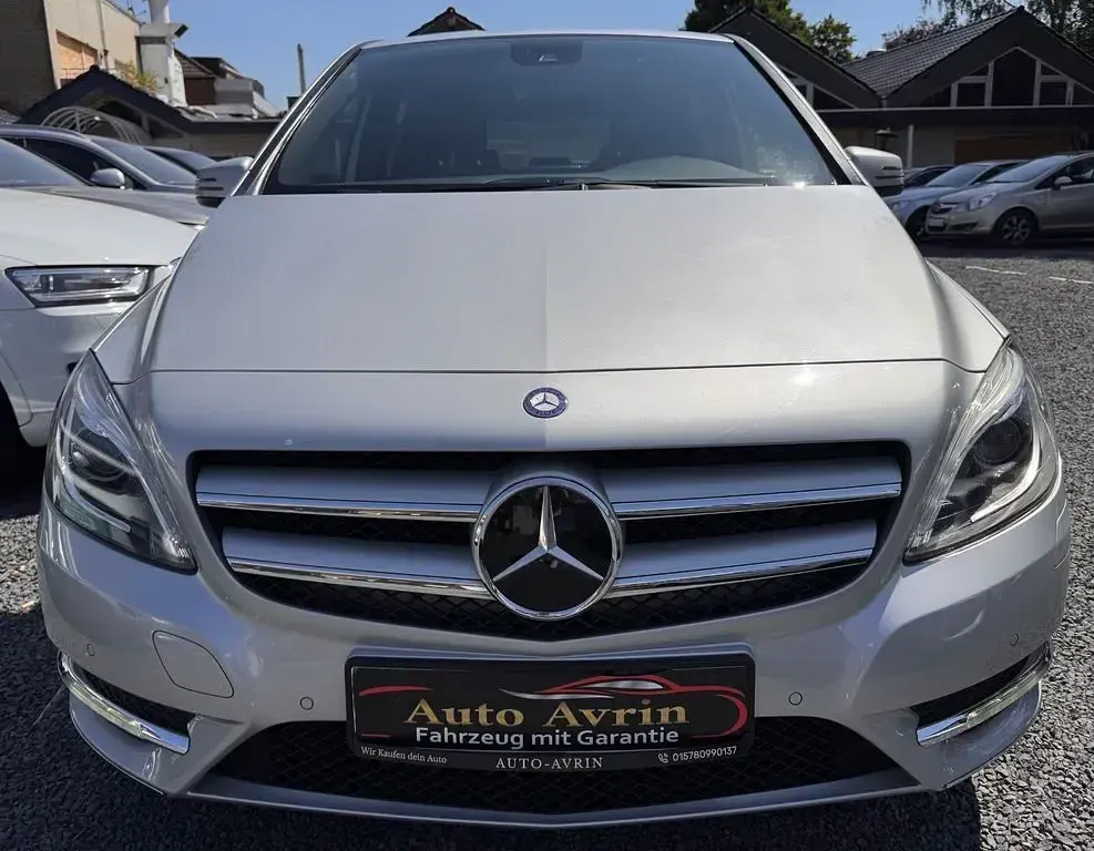 Gebraucht Mercedes B200 156 PS (114 kW) 2014 Silber Kleinwagen