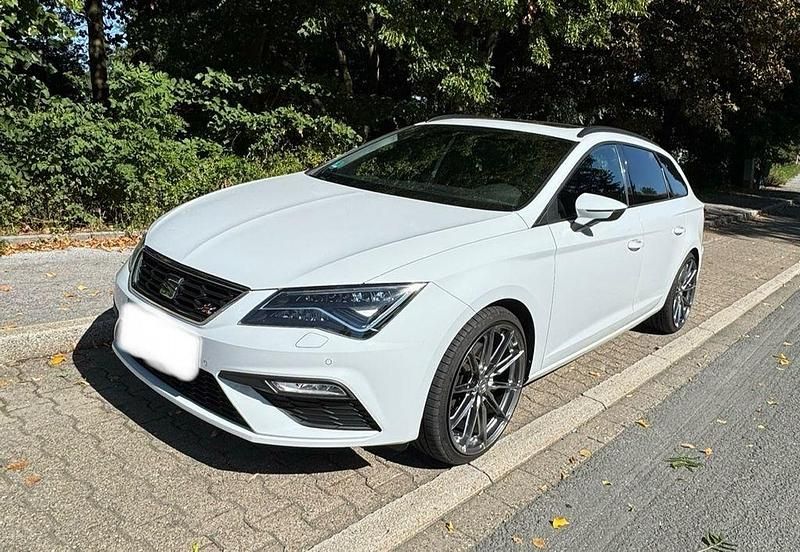 Weiß Gebraucht 2017 Seat Leon ST FR Kombi | 15.500 € (Fairer Preis) - Bild 1/4