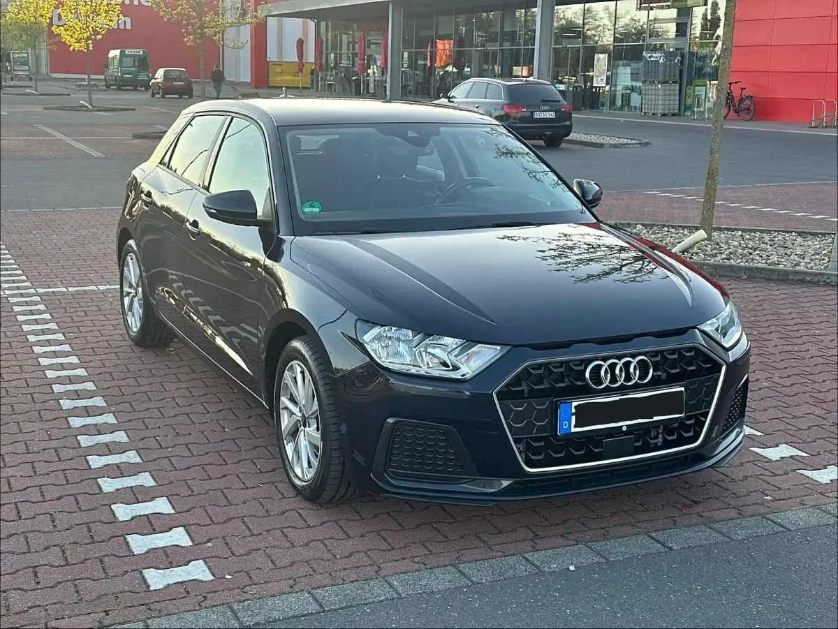 Gebraucht Audi A1 Sportback Advanced 110 PS (80 kW) 2021 Blau Kleinwagen
